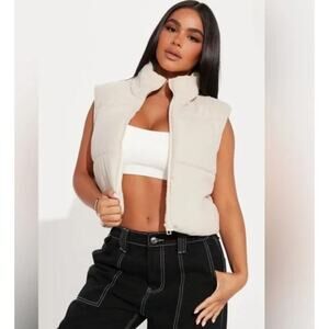 NWOT Womens Nude/Cream Cropped Puffer Vest Size XL